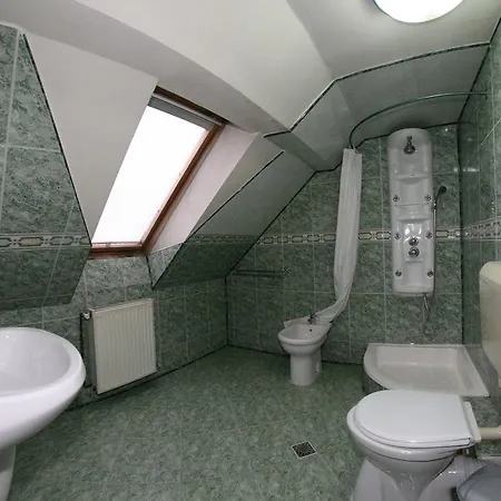 ペンション カーサ ティマル ゲストハウス