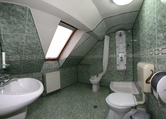 ペンション カーサ ティマル ゲストハウス